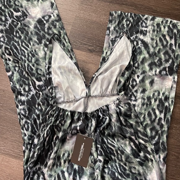 PrettyLittleThing Khaki Leopard Print Halterneck Wide Leg Jumpsuit - Picture 8 of 8